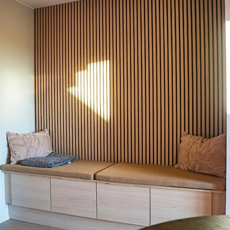 Lejlighed Modern With Balcony And View