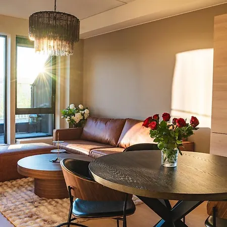 Modern With Balcony And View Lejlighed *