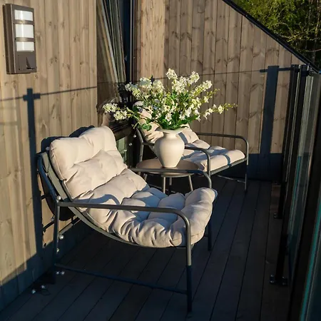 Modern With Balcony And View Lejlighed